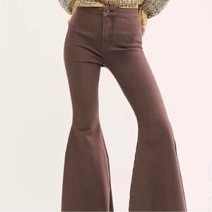 Free People 🤎 Brown Flare Jeans 25